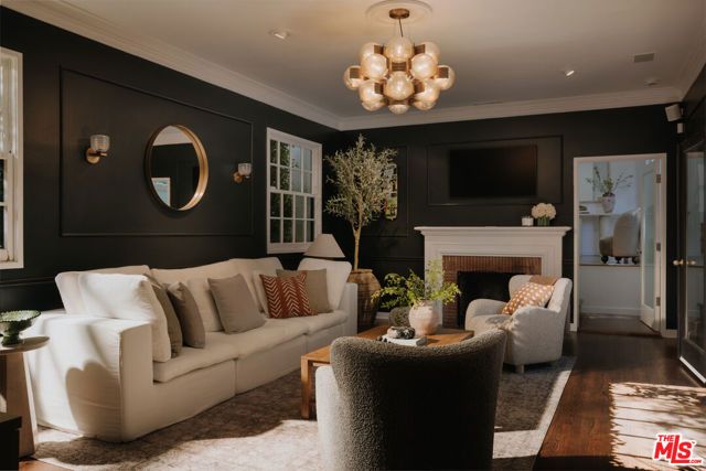 5800 Spring Oak Terrace, Los Angeles, CA 90068