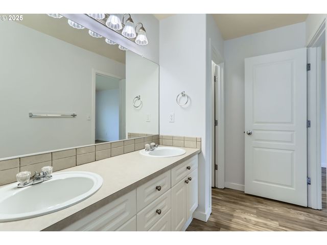 224 Nw 209TH Ave, Beaverton, OR 97006