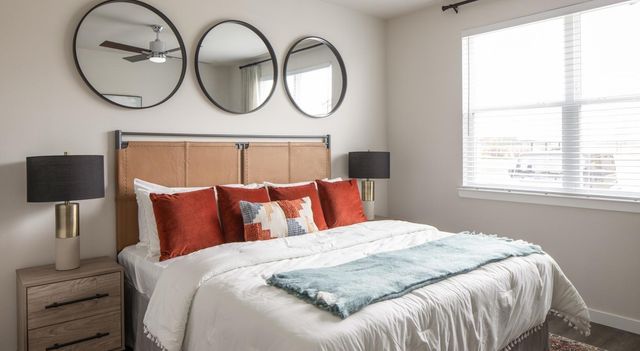 12111 Main Street 11302, Houston, TX 77035