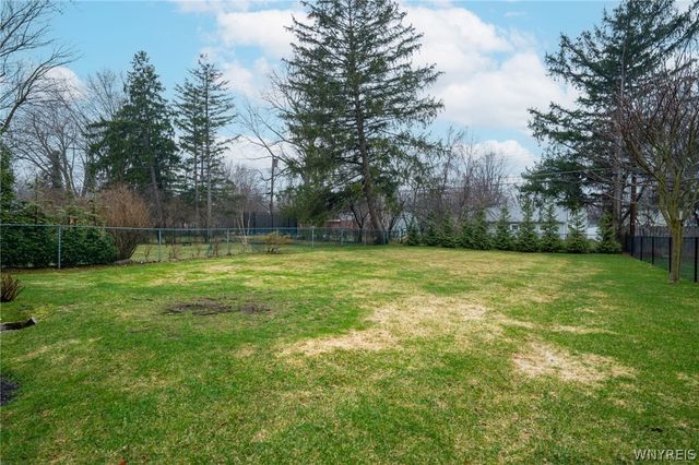 162 Ivyhurst Road, Amherst, NY 14226