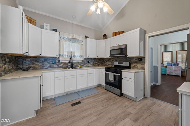 307 W Canary Street, Dunn, NC 28334