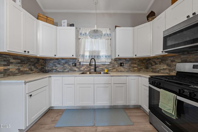 307 W Canary Street, Dunn, NC 28334