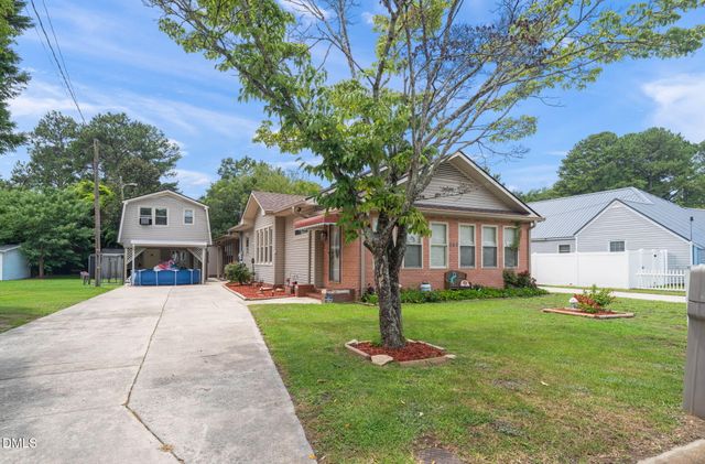 307 W Canary Street, Dunn, NC 28334
