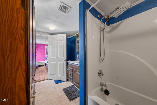 307 W Canary Street, Dunn, NC 28334