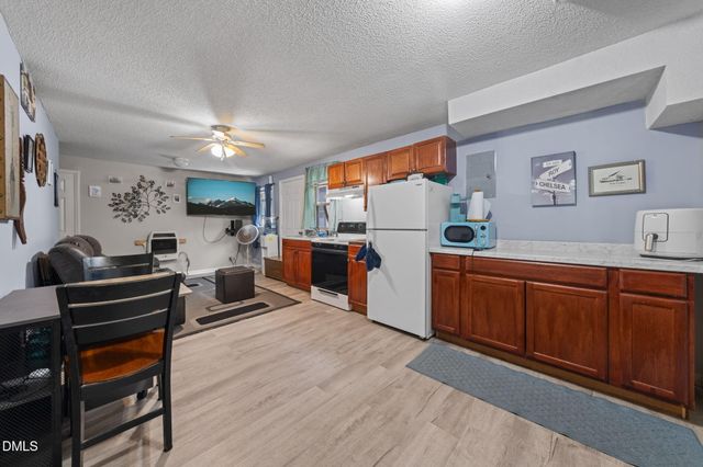 307 W Canary Street, Dunn, NC 28334