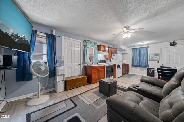 307 W Canary Street, Dunn, NC 28334