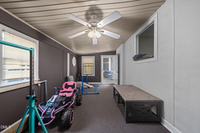307 W Canary Street, Dunn, NC 28334