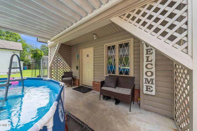 307 W Canary Street, Dunn, NC 28334