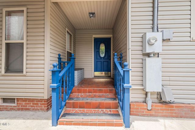 307 W Canary Street, Dunn, NC 28334