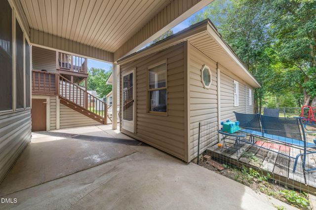 307 W Canary Street, Dunn, NC 28334