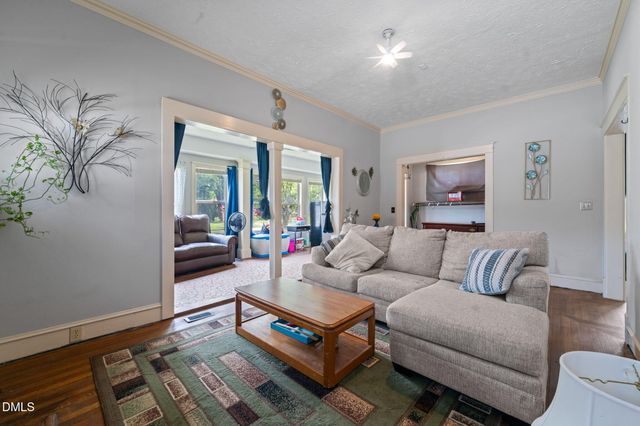 307 W Canary Street, Dunn, NC 28334