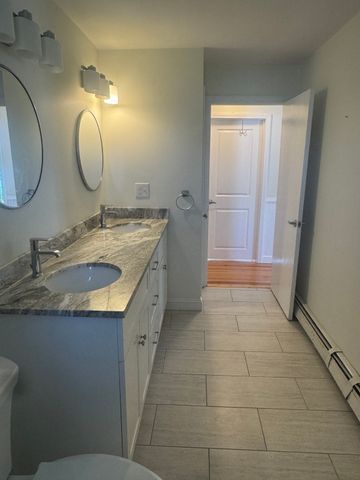 31 Hampton Cir 1, Hull, MA 02045