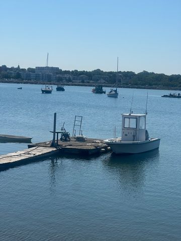 31 Hampton Cir 1, Hull, MA 02045
