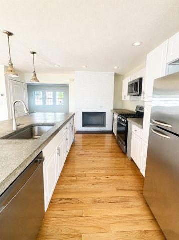 31 Hampton Cir 1, Hull, MA 02045