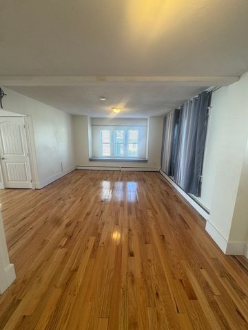31 Hampton Cir 1, Hull, MA 02045