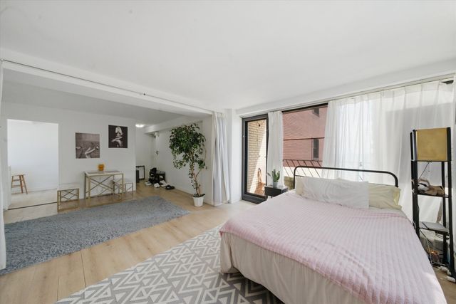 6030 N SHERIDAN Road 1001, Chicago, IL 60660