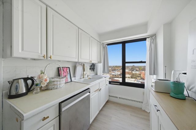 6030 N SHERIDAN Road 1001, Chicago, IL 60660