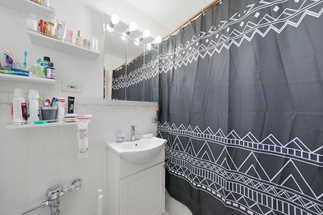 6030 N SHERIDAN Road 1001, Chicago, IL 60660