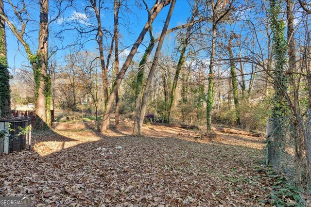 2080 Bluffton Way, Decatur, GA 30035
