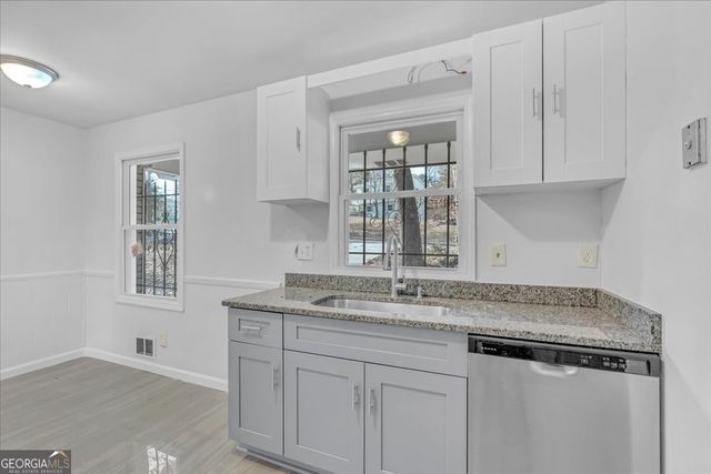 2080 Bluffton Way, Decatur, GA 30035