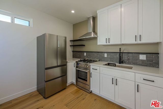 1974 Comstock Avenue A, Los Angeles, CA 90025