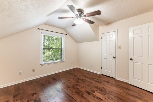 1006 Amesbury Court, Huntsville, TX 77340