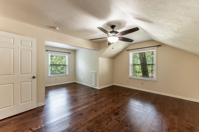 1006 Amesbury Court, Huntsville, TX 77340