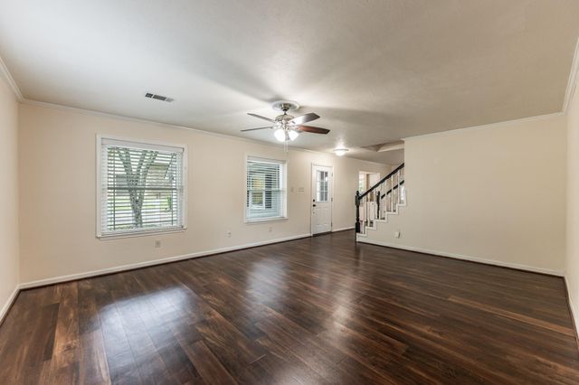 1006 Amesbury Court, Huntsville, TX 77340