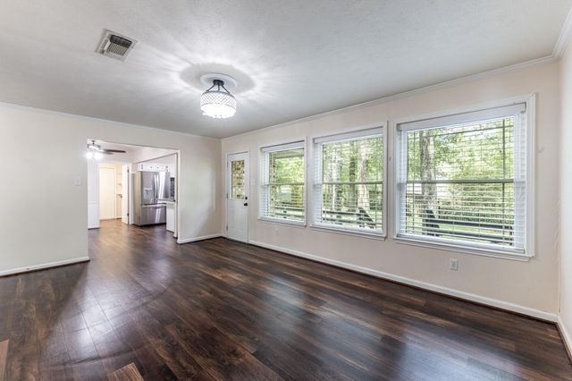 1006 Amesbury Court, Huntsville, TX 77340