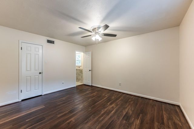 1006 Amesbury Court, Huntsville, TX 77340