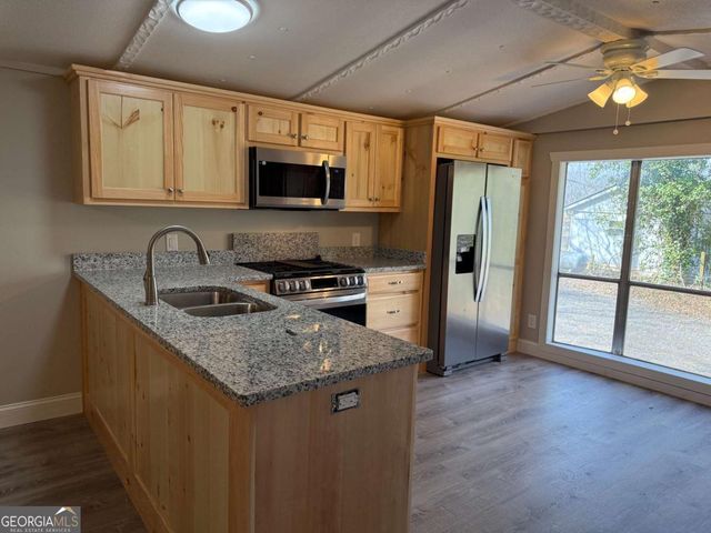 99 Davis Drive, Jasper, GA 30143