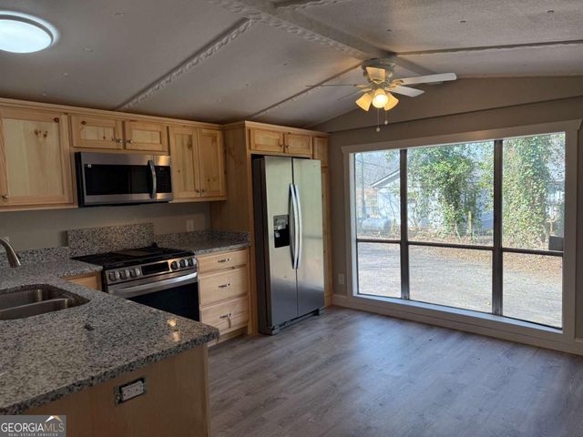 99 Davis Drive, Jasper, GA 30143