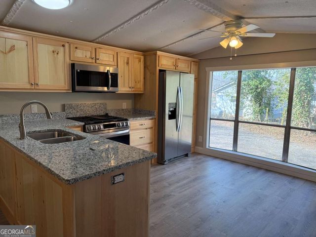 99 Davis Drive, Jasper, GA 30143