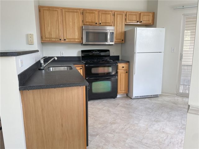 1521 Eagle Pointe Dr, Cecil, PA 15317