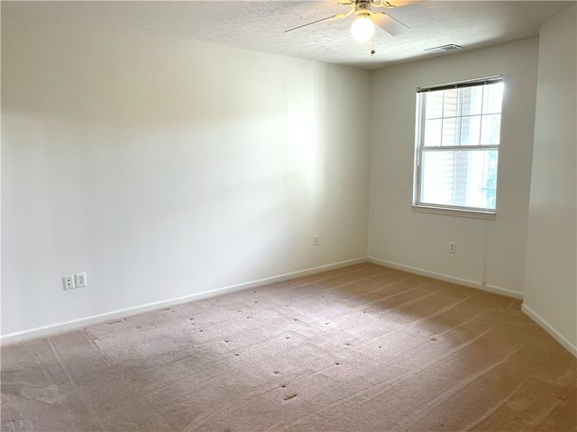 1521 Eagle Pointe Dr, Cecil, PA 15317