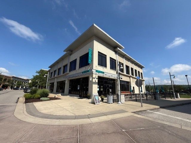 1521 Eagle Pointe Dr, Cecil, PA 15317