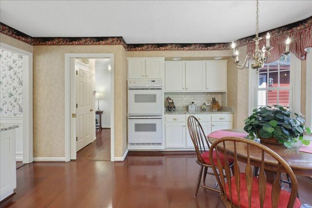 933 Dunsinane Road, Signal Mountain, TN 37377