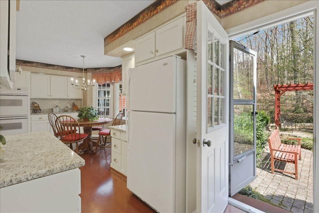 933 Dunsinane Road, Signal Mountain, TN 37377