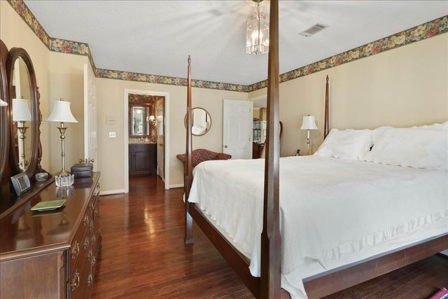 933 Dunsinane Road, Signal Mountain, TN 37377