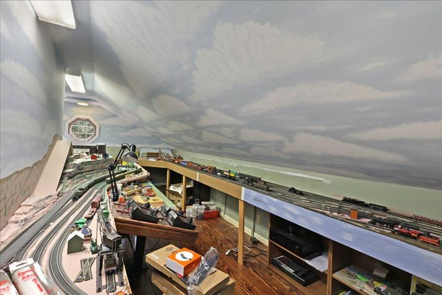 933 Dunsinane Road, Signal Mountain, TN 37377