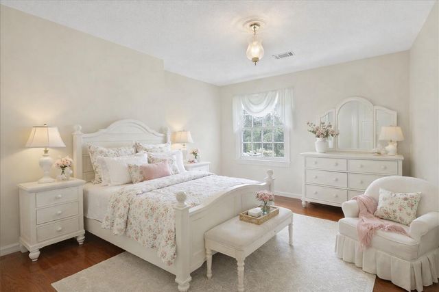 933 Dunsinane Road, Signal Mountain, TN 37377