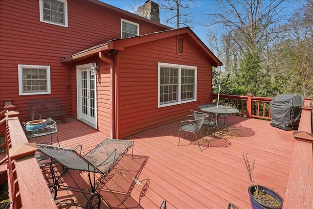 933 Dunsinane Road, Signal Mountain, TN 37377