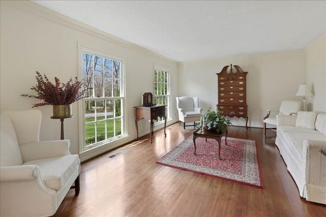 933 Dunsinane Road, Signal Mountain, TN 37377