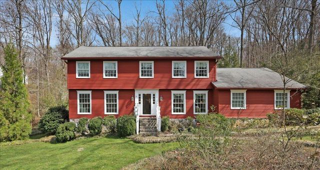 933 Dunsinane Road, Signal Mountain, TN 37377