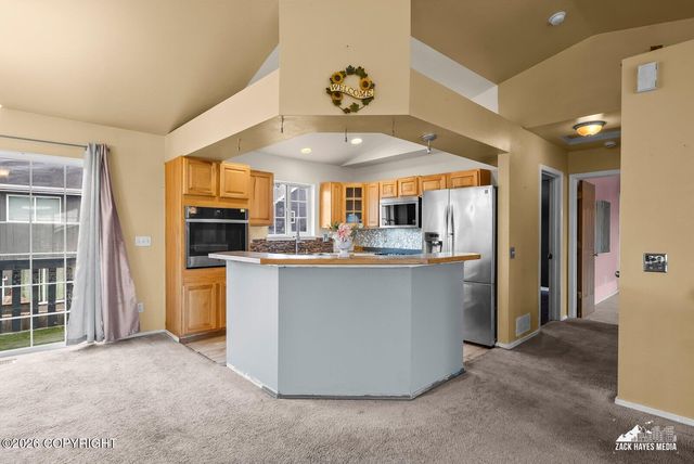 1546 N Heather Meadows Loop, Anchorage, AK 99507