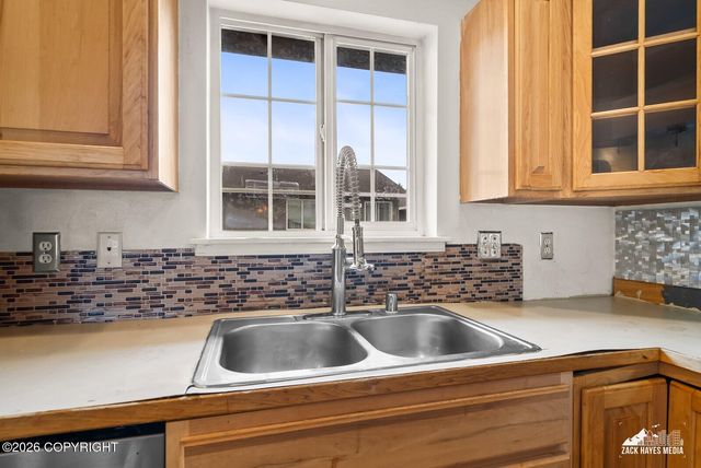 1546 N Heather Meadows Loop, Anchorage, AK 99507