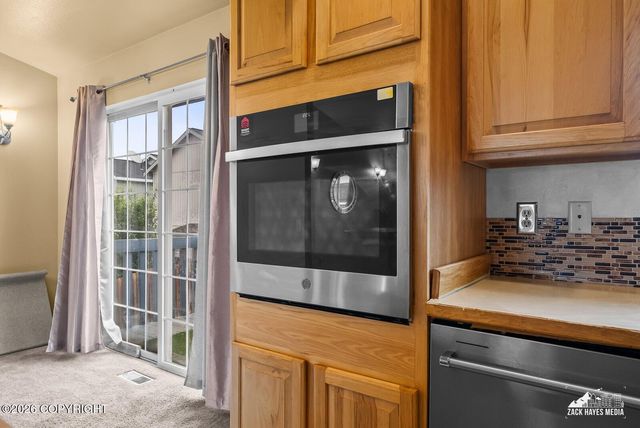 1546 N Heather Meadows Loop, Anchorage, AK 99507