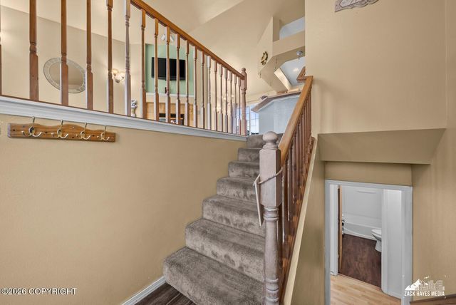 1546 N Heather Meadows Loop, Anchorage, AK 99507