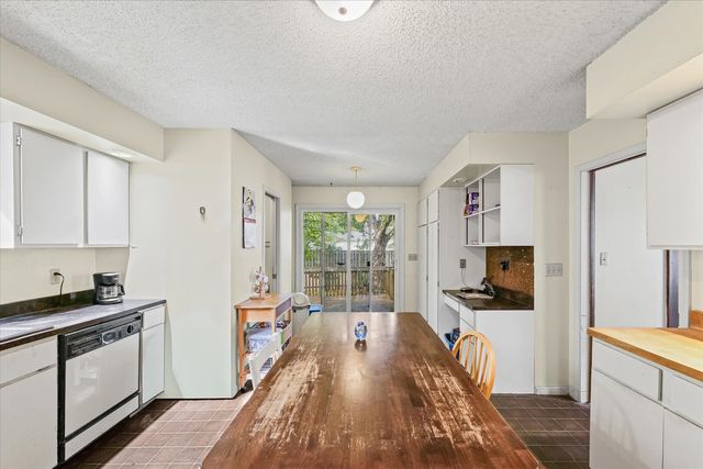 1203 S Race Street, Urbana, IL 61801