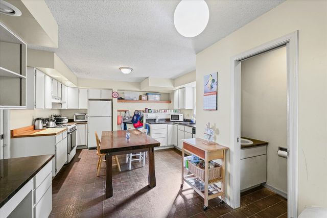 1203 S Race Street, Urbana, IL 61801